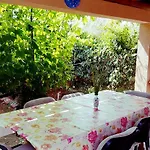 Elena Apartman