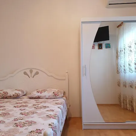Elena Island Escape Apartamento Ugljan