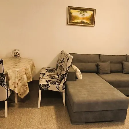 Apartment Elena Ugljan