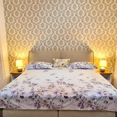Apartment Elena *
