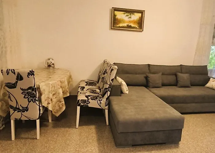 Апартаменты Elena Углян