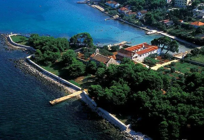 Elena Διαμέρισμα Ugljan